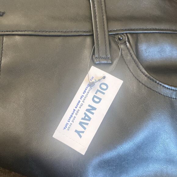 Old Navy black High-Waisted OG Straight Faux Leather Ankle Pants - Picture 8 of 10
